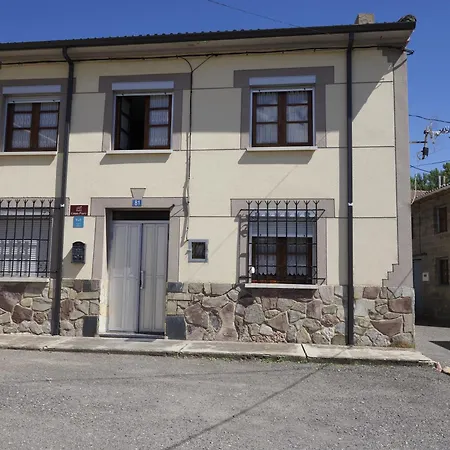 Casa Puri - Acogedora Casa Con Parking Y Patio Interior Robles de la Valcueva