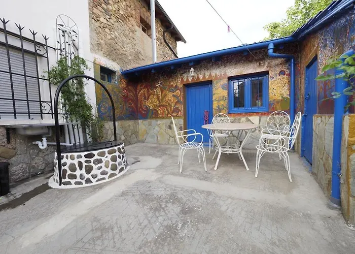 Casa Puri - Acogedora Casa Con Parking Y Patio Interior * Robles de la Valcueva